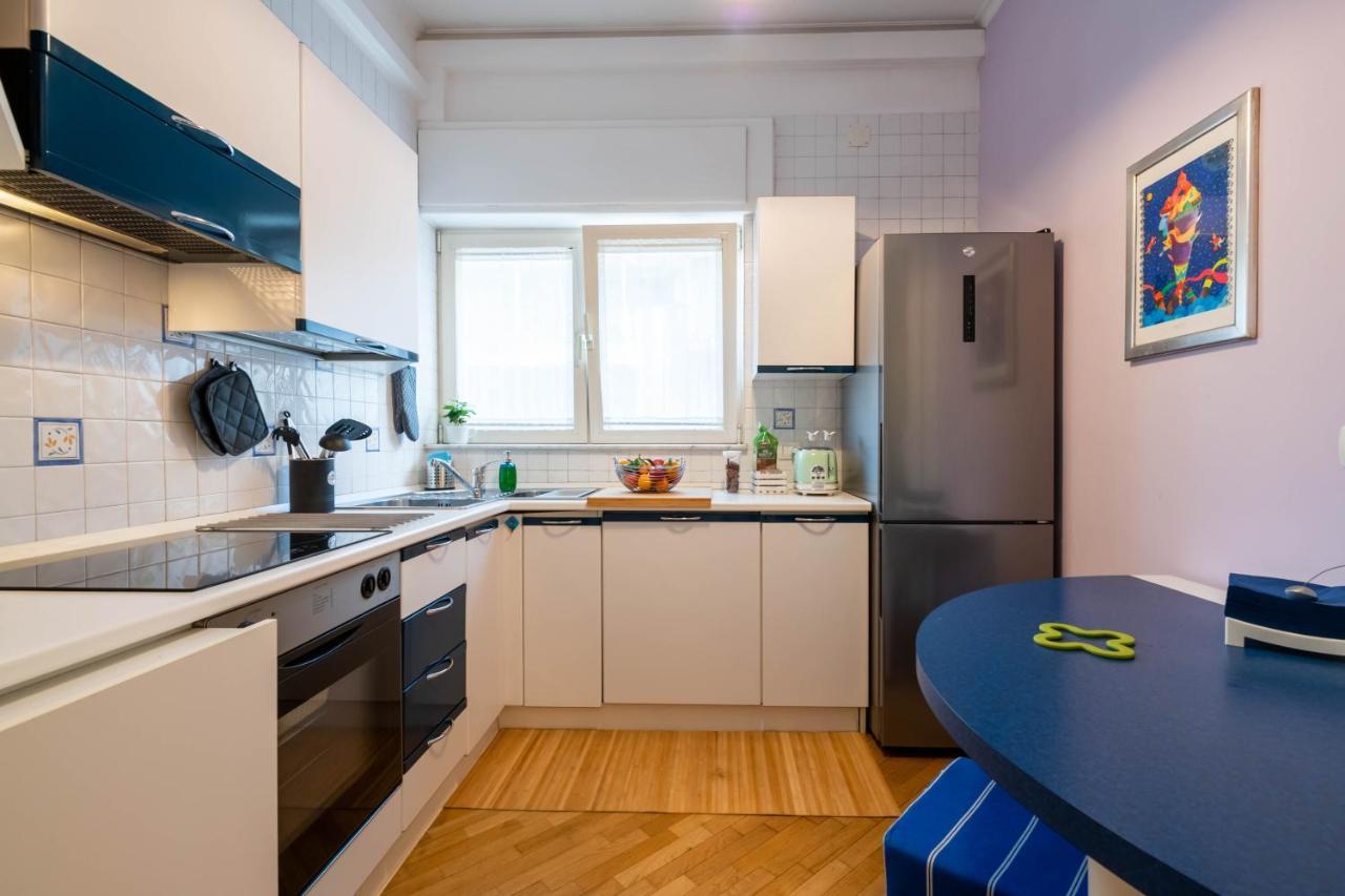 Modern Apartment To Relax In The City Center Bari Eksteriør bilde