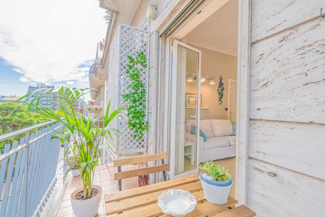 Modern Apartment To Relax In The City Center Bari Eksteriør bilde