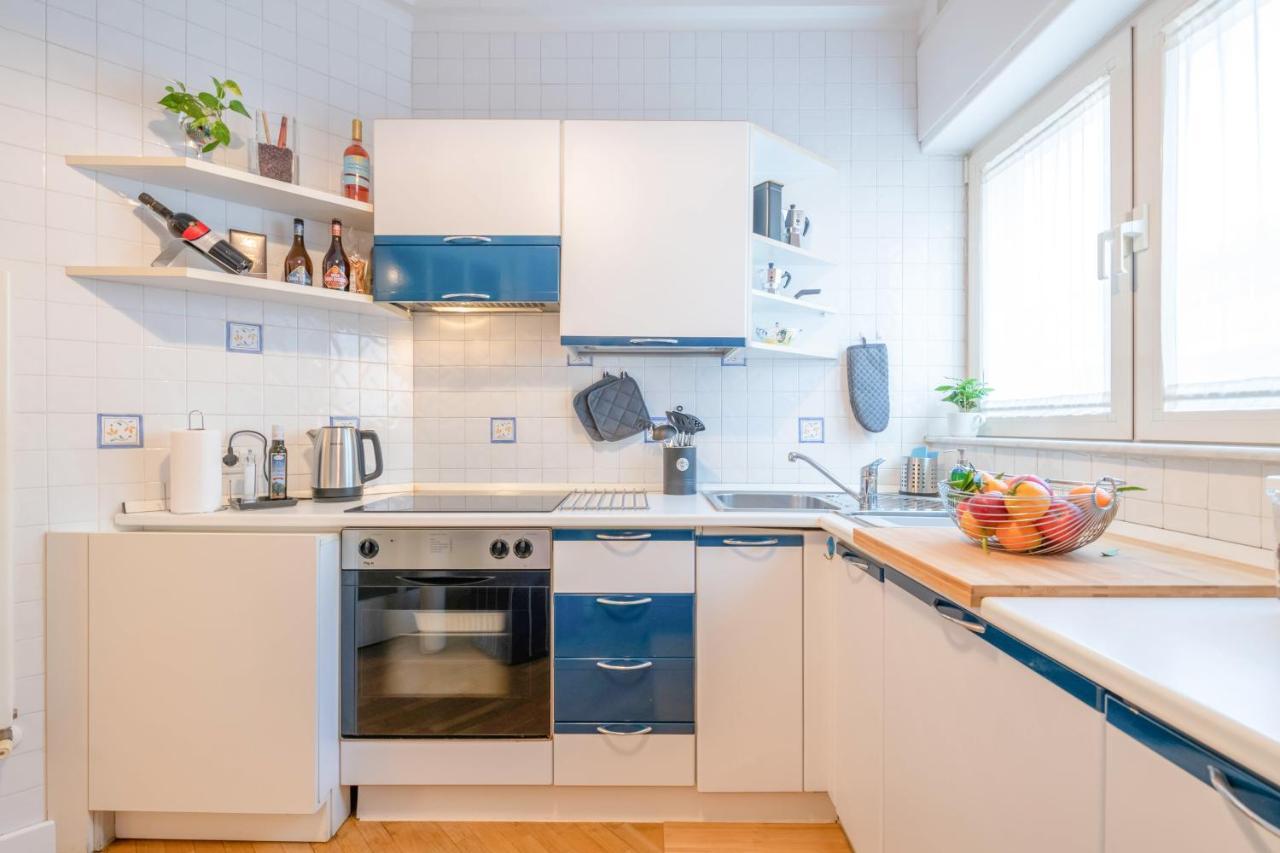 Modern Apartment To Relax In The City Center Bari Eksteriør bilde