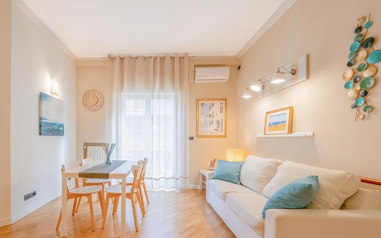 Modern Apartment To Relax In The City Center Bari Eksteriør bilde