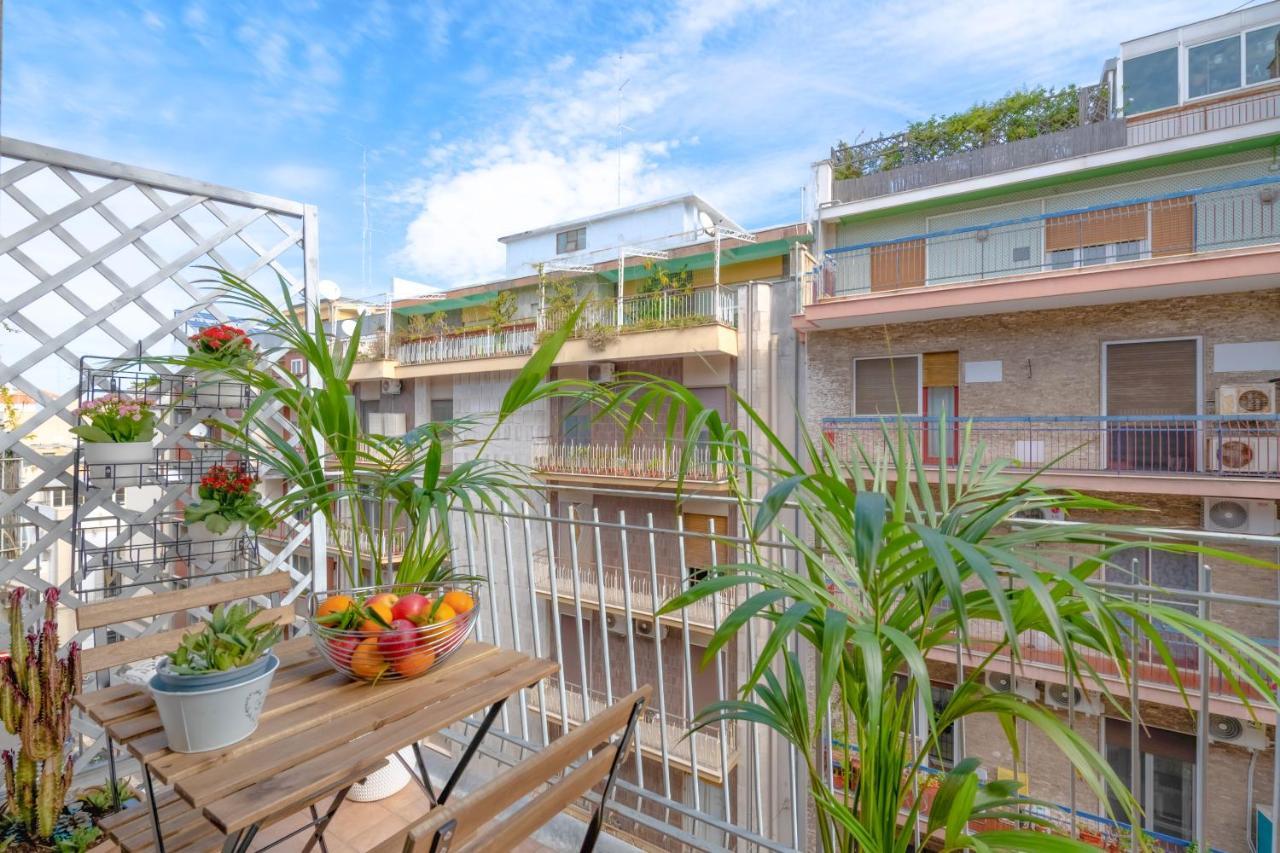 Modern Apartment To Relax In The City Center Bari Eksteriør bilde